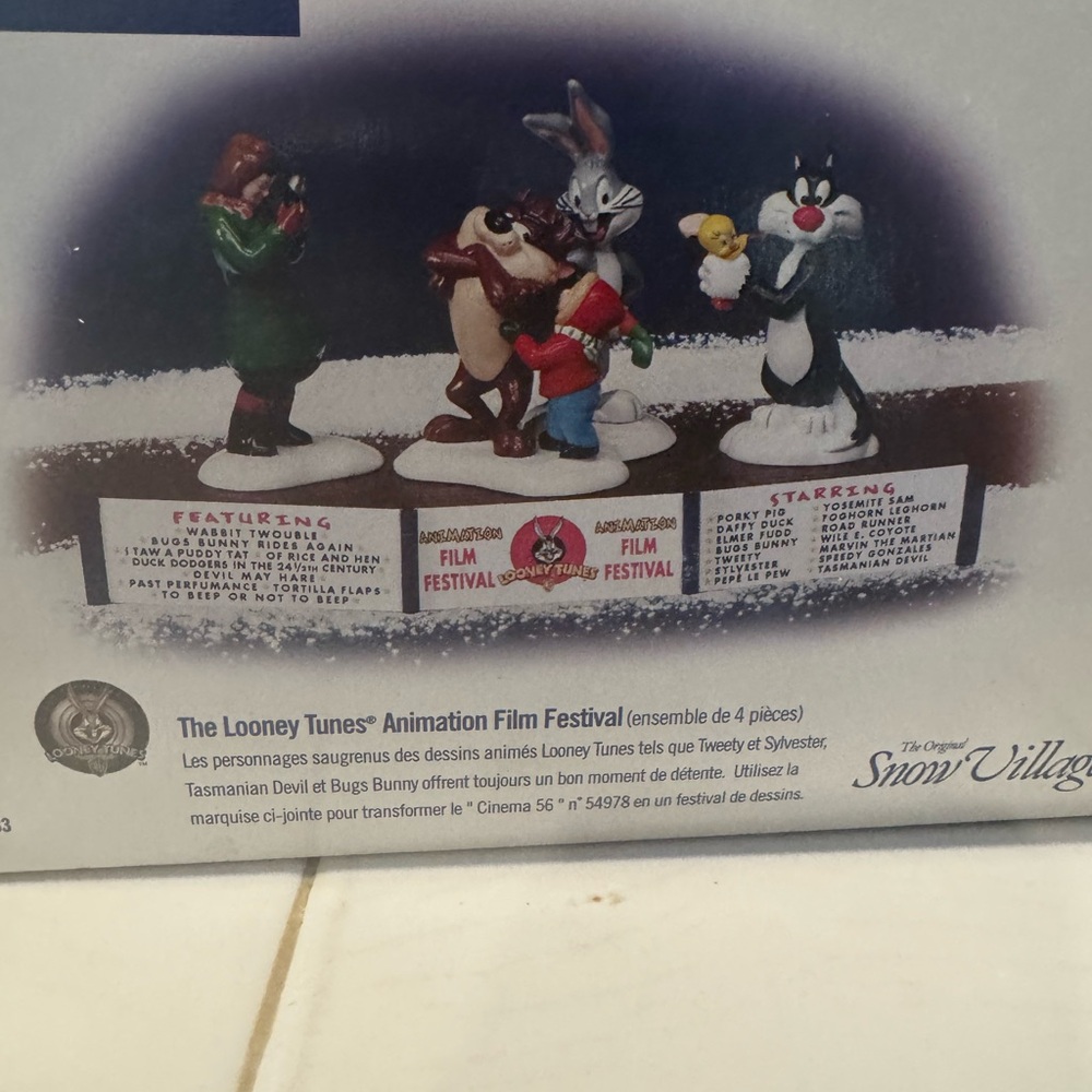 Dept 56 Snow Village The Looney Tunes Animation Film Festival Figurines set